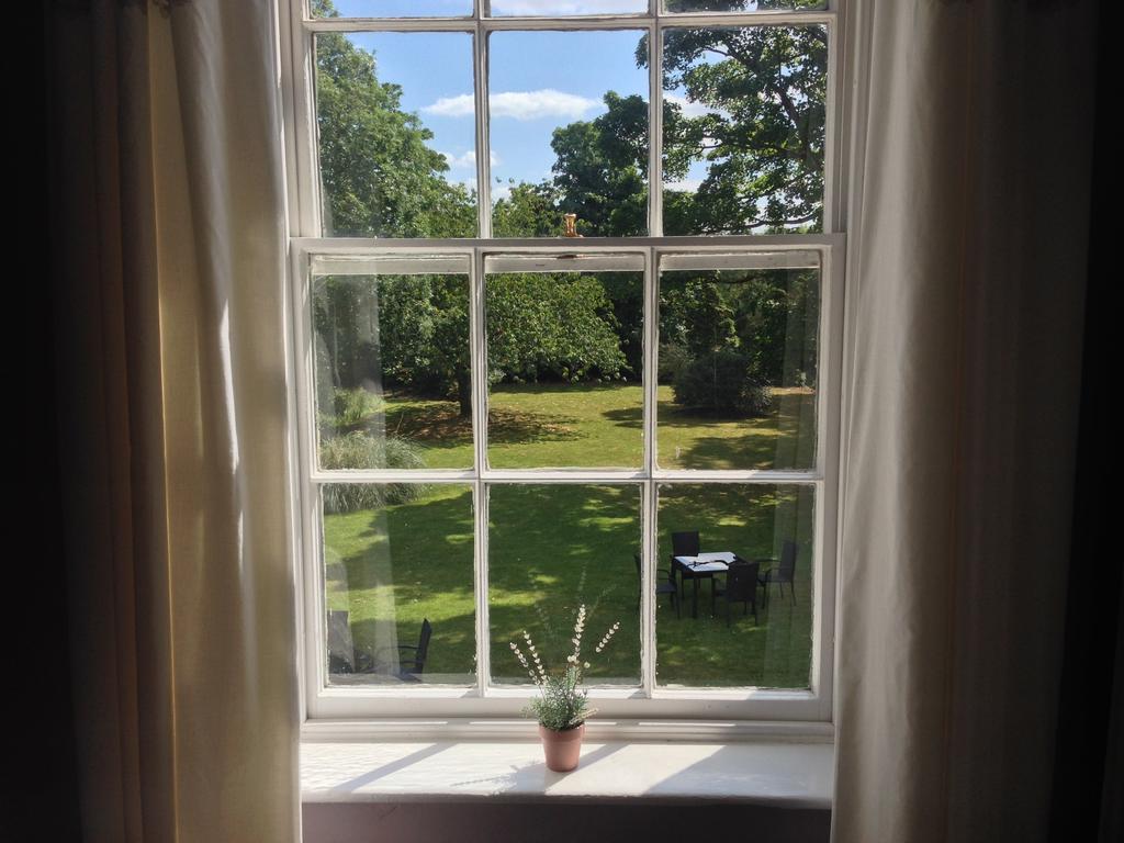Little Mollington Hall Bilik gambar